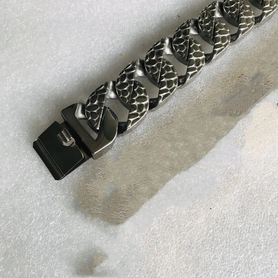 Steel Snake Scale Embossed Link Dog Collar